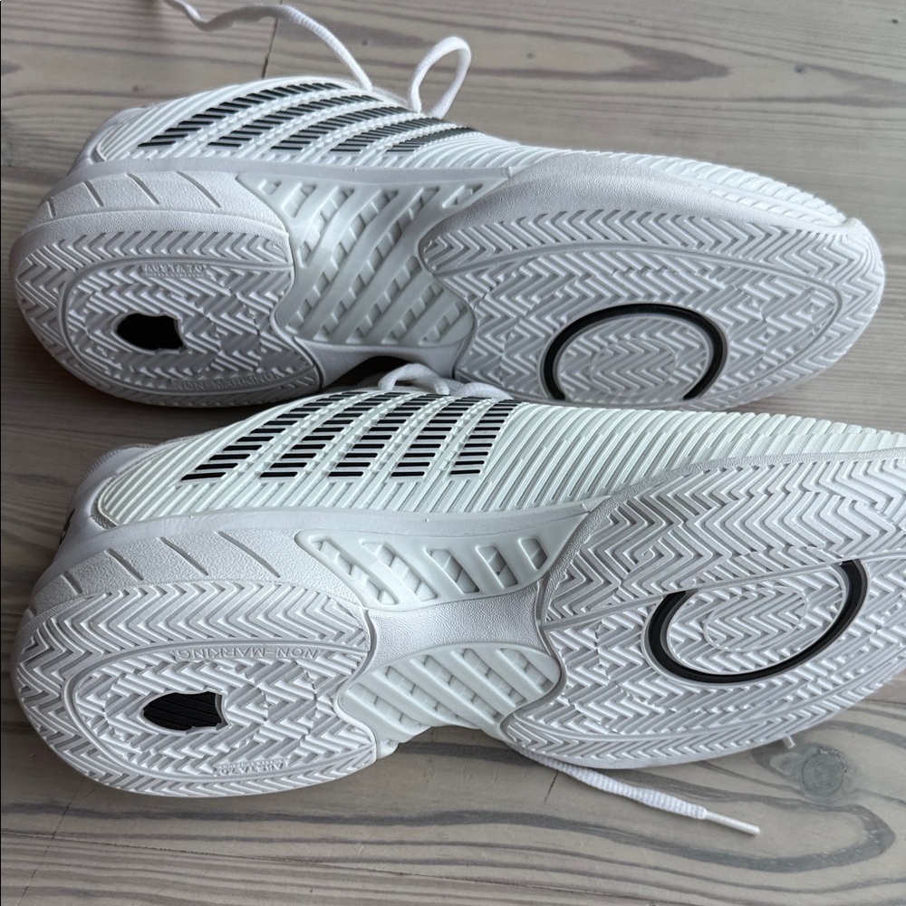 NEW!! K-Swiss White Tennis Sneakers - never worn - Picture 2 of 4